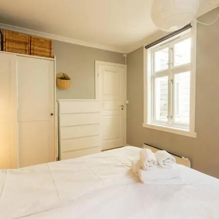 Dinbnb I Historical Cobblestone Street Apartmán *