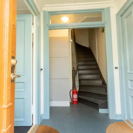 Apartman Dinbnb I Historical Cobblestone Street *