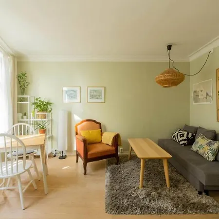 Dinbnb I Historical Cobblestone Street Lägenhet Bergen